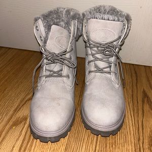 Grey Fuzzy Lugz Fashion Boots
